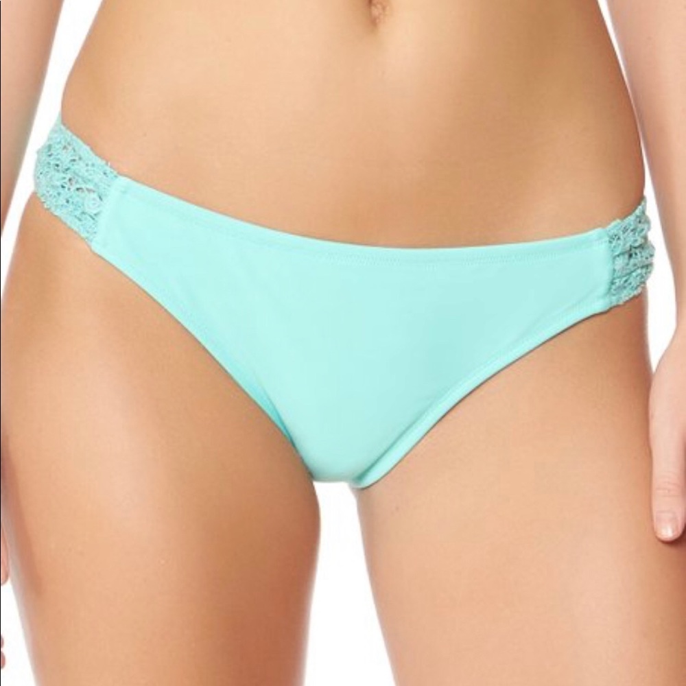 NWT Jessica Simpson Flower power crochet bikini - Picture 2 of 6